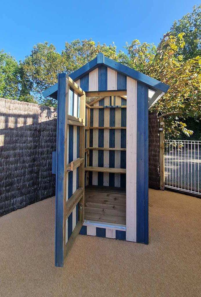 Changing room cabin in the campsite's aquatic area