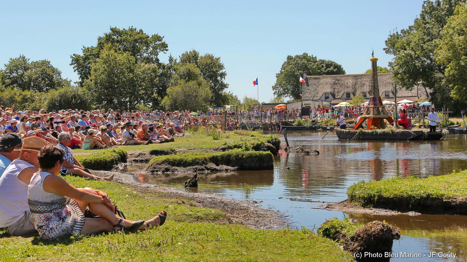 Fête des Chalands Fleuris proche du camping en Brière